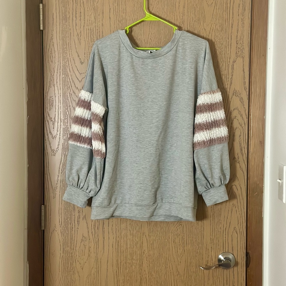 Boutique Gray Wonderland long sleeve sweater with fur on the sleeves. Size- M.